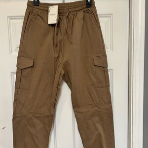 Stretchy Cargo pant, NWT
